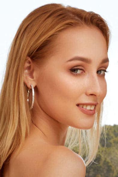 WowGirls ‣ Breathtaking Girl 4K movie with Kelly Collins.